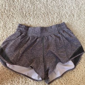 Lululemon Hotty Hot Shorts size 4 2.5”